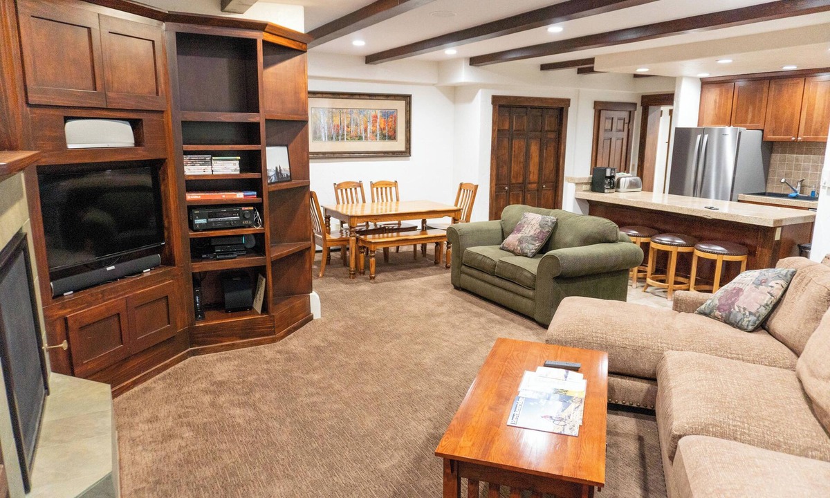 Warrior's Mark Condo | Spacious Condo steps from Main St. & Ski Lift