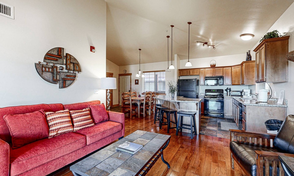Bear Hollow Village Condo | Spacious condo w/community pool & hot tub, mountain views, centrally located