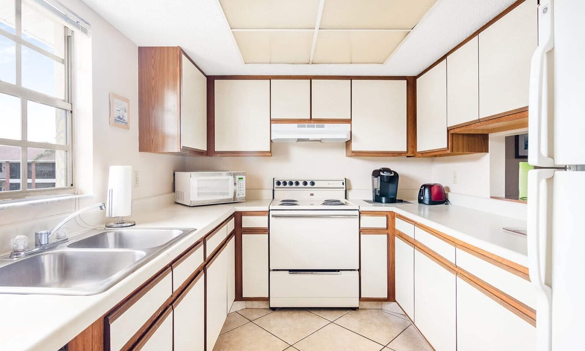Englewood South Condo | Spacious Condominium at the Heart of Town! Two Miles from the Beach!