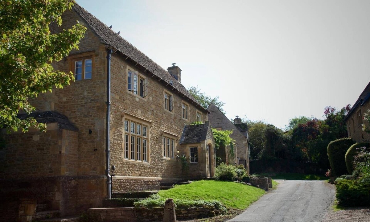 Whichford House | Spacious Cotswold Home for Groups | Country Escape
