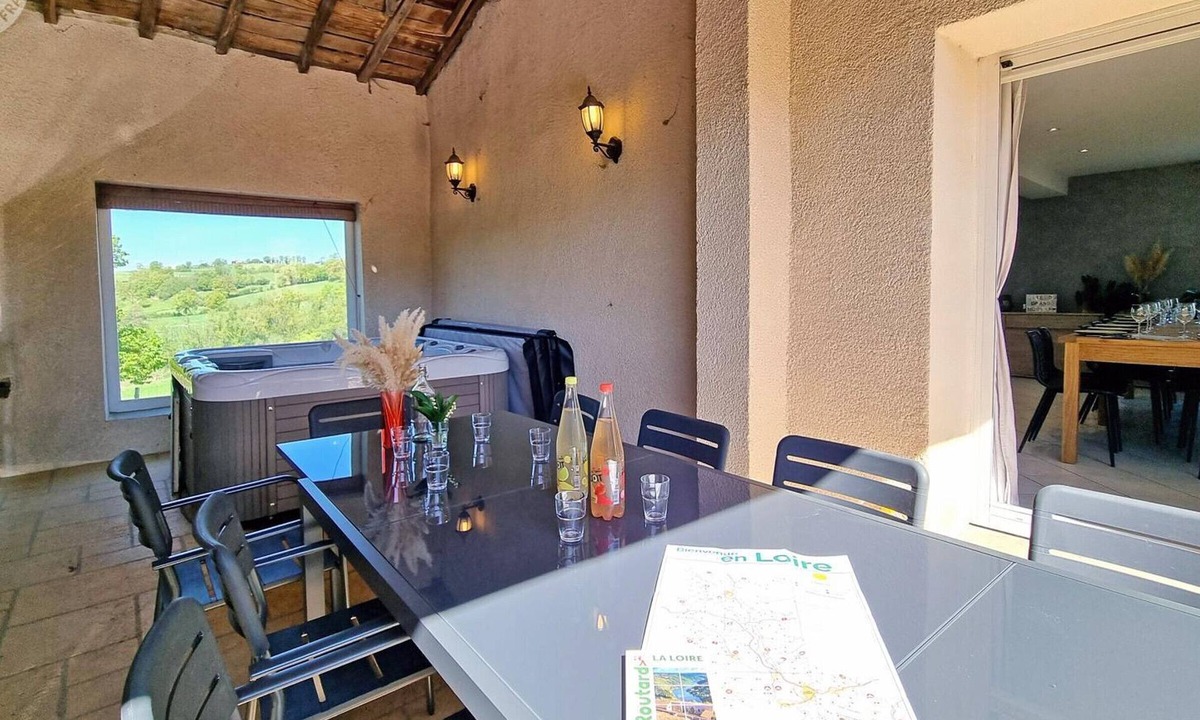 Chevrieres Cottage | Spacious cottage for 12 with private garden and spa in Chevrières