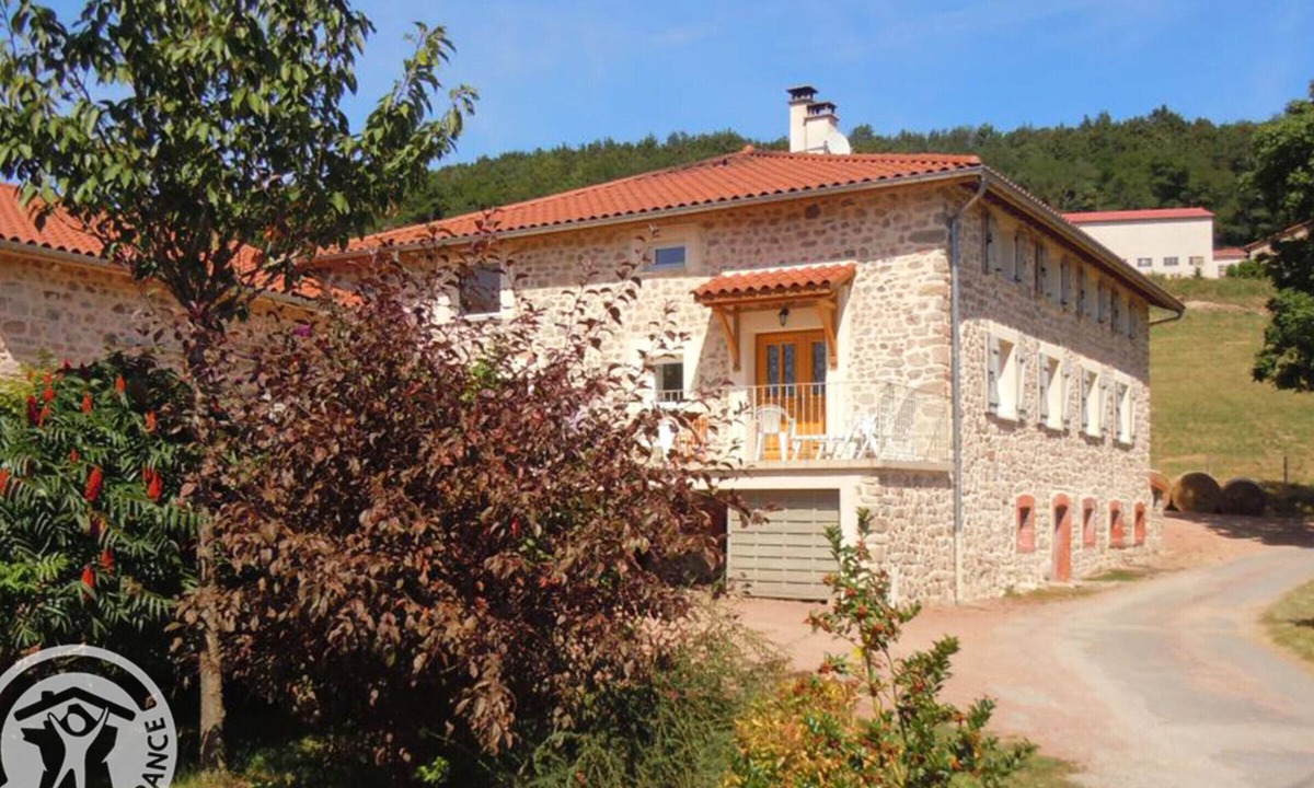 Chirassimont Cottage | Spacious Cottage 6 Bedrooms with Fireplace, Pets Allowed, Countryside Lyon-Roanne