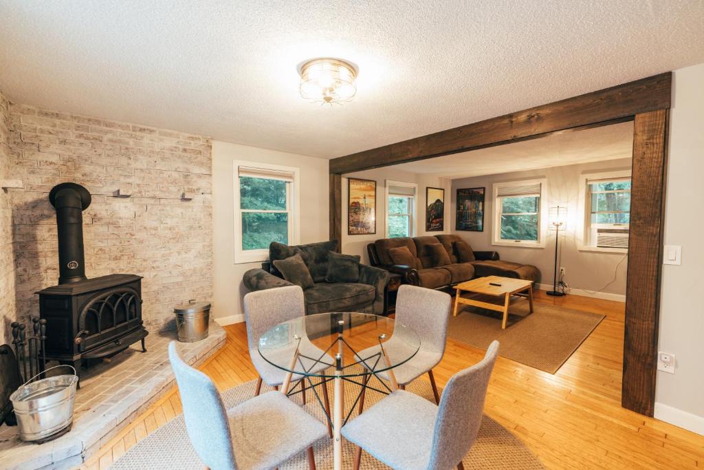 Freeport House | Spacious Country Home Freeport, 5 min to LL Bean!