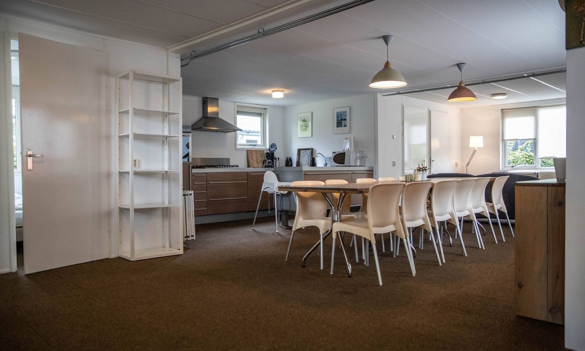 Linde House | Spacious & cozy holiday bungalow "Frank" in wooded area (12 people)