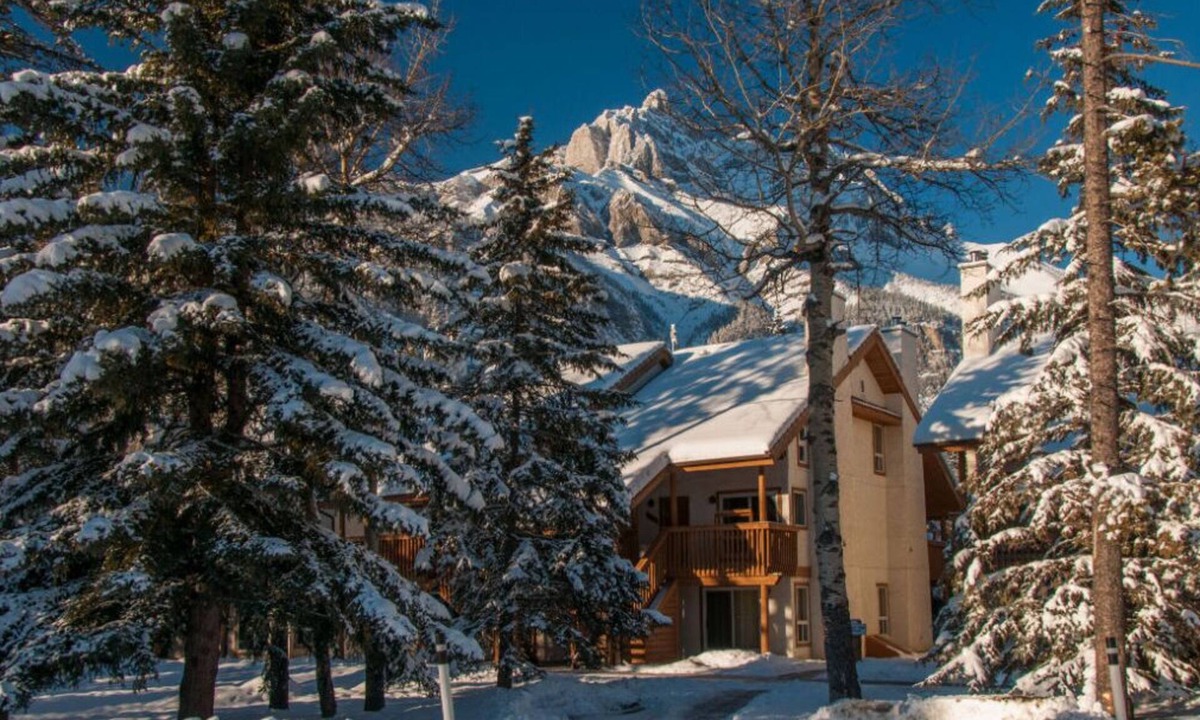 Banff Condo | Spacious + Deluxe Rockies Condo | Great Location!
