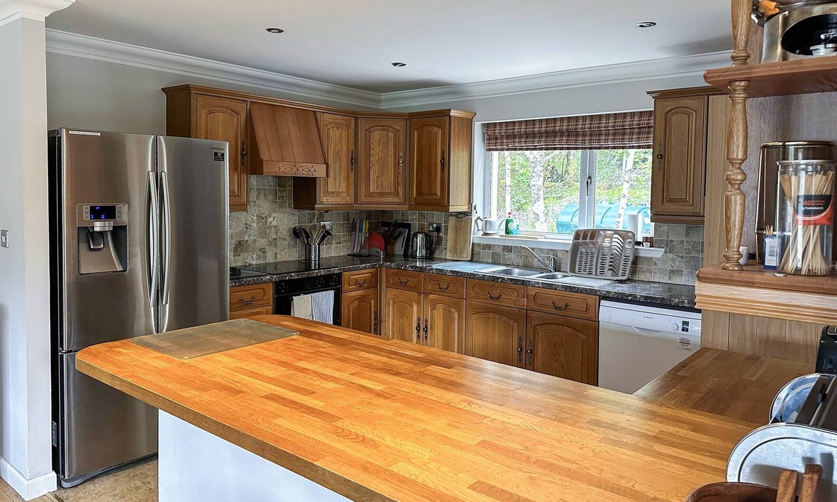 Nostie Cottage | Spacious detached bungalow set on the edge of Loch Alsh with direct access to the sea loch.