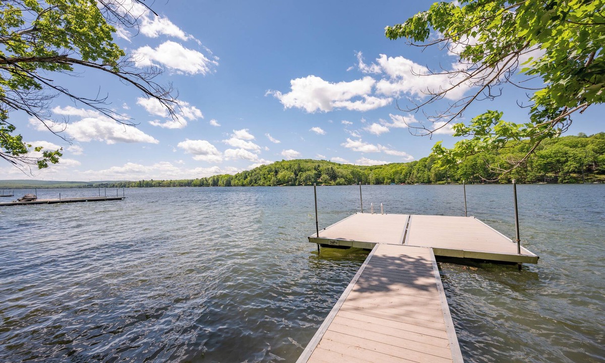Swanton House | Spacious Dog Friendly Escape w/Hot Tub & Lake Access