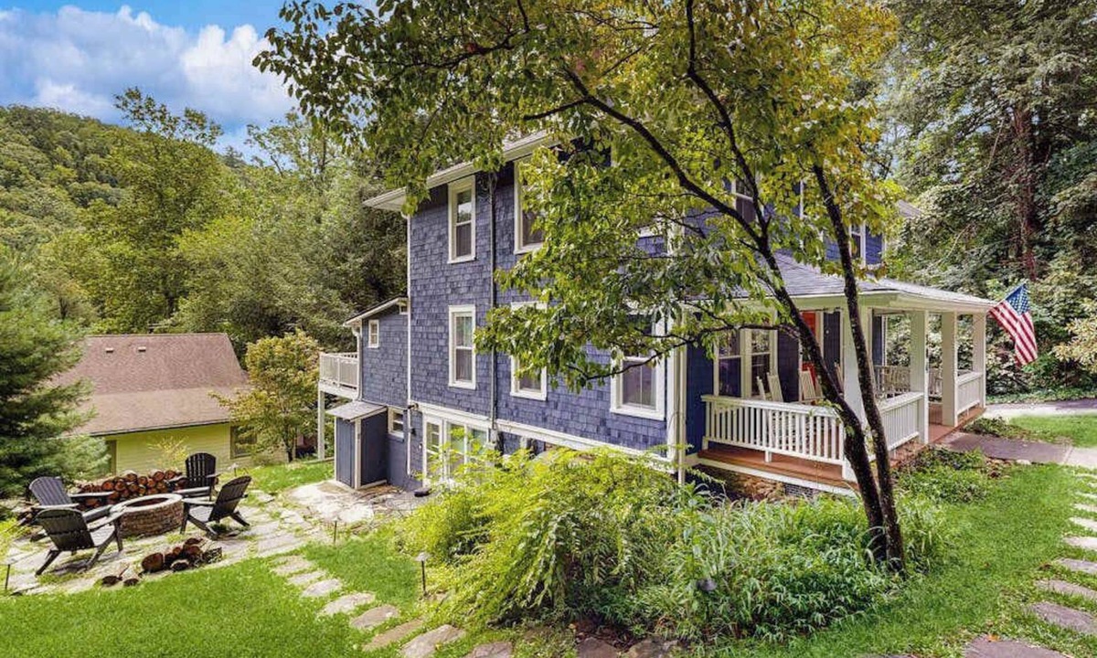 Montreat House | Spacious dog-friendly Montreat cottage with firepit, mountain views, & patio
