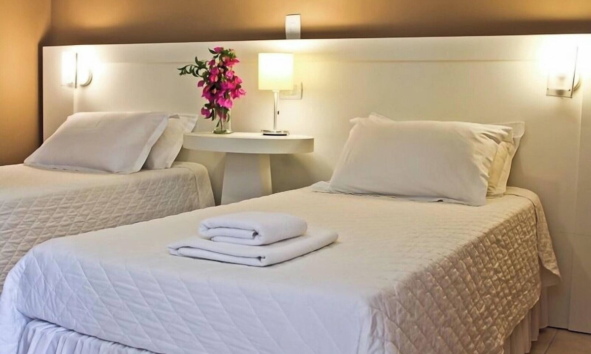 Jaguariaiva Hotel | Spacious Double Twin Room with Lush Forests, Hiking Trails and River Walks