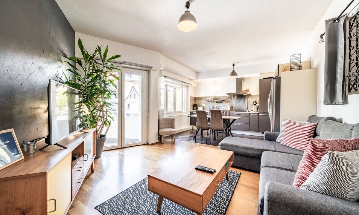 Thonon-les-Bains Apartment | Spacious Downtown Apartment near Lake and Thermal Baths