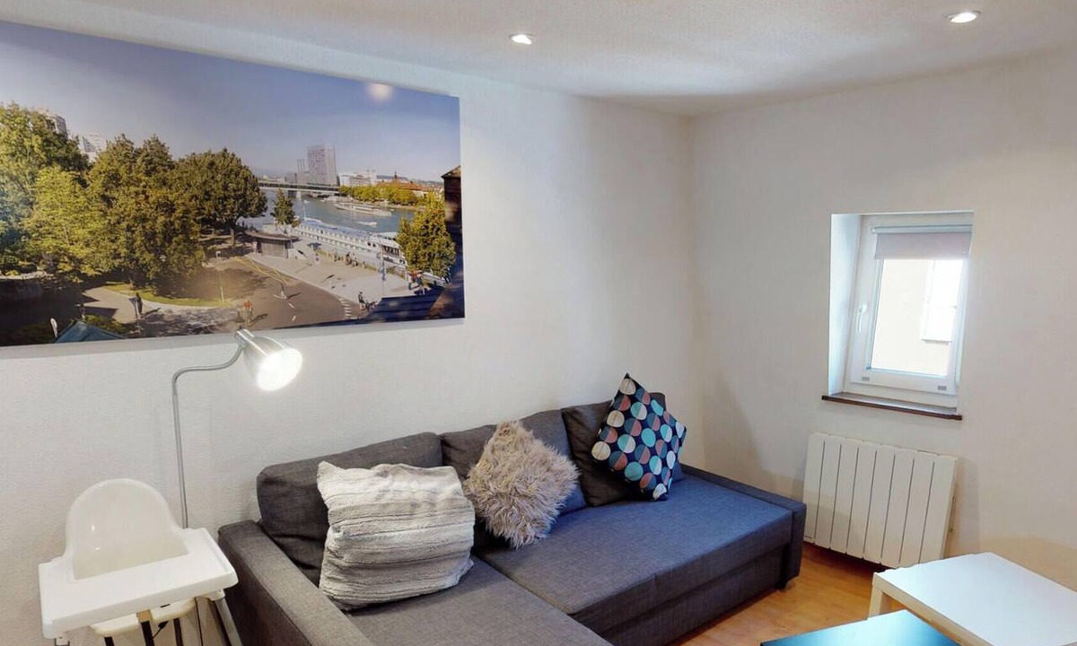 Petite-France Apartment | spacious duplex near petite france up to 4