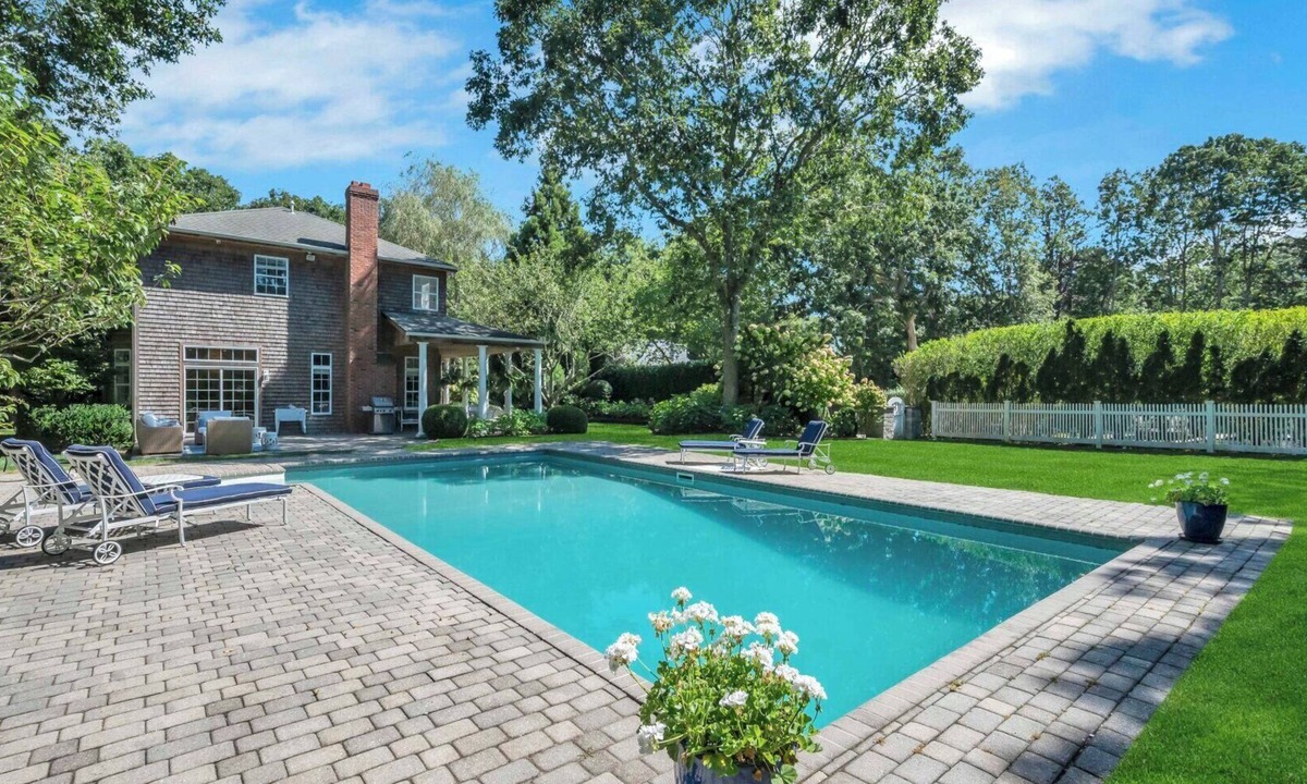 Northwest Harbor House | Spacious East Hampton Retreat Minutes Away from East Hampton Village,.