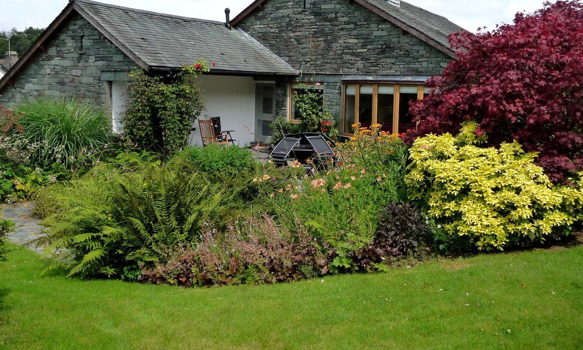 Windermere House | Spacious, Easy Walk to Windermere or Bowness, Large Garden, Off Street Parking