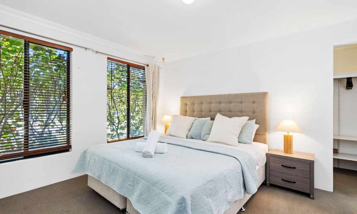 Tapping House | Spacious Escape in Tapping
