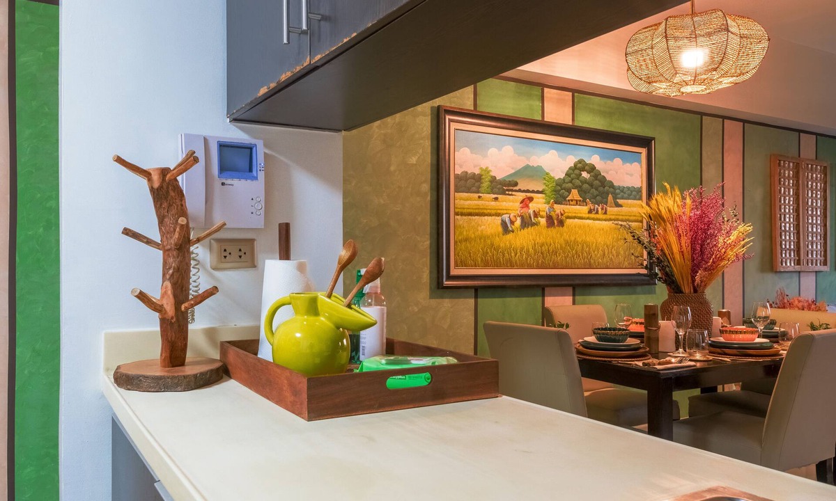 Ermita Condo | Spacious Executive 2BR and Bath with Amazing Sunset view in front of Luneta.