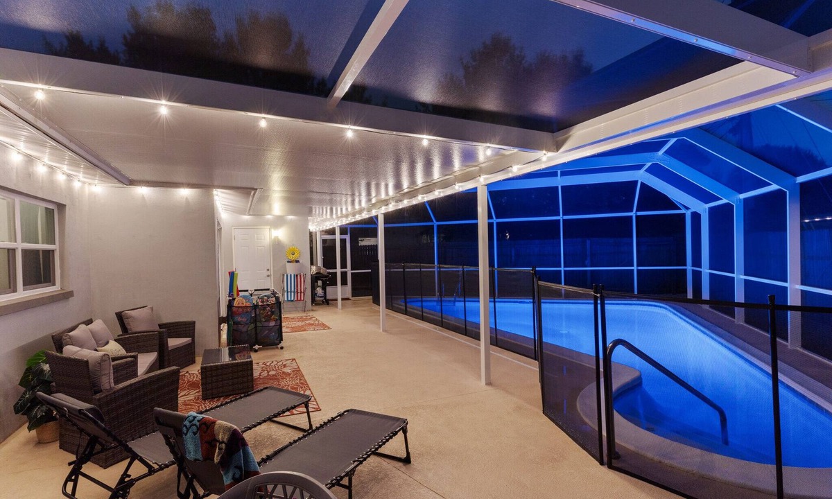 Largo House | Spacious,Family Friendly 4BR Home, Enclosed Pool, Minutes 2 Beach!