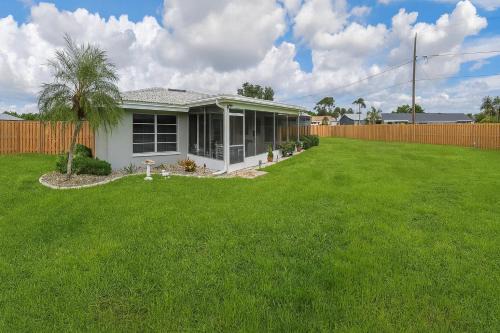 Port Charlotte House | Spacious Family Retreat Port Charlotte