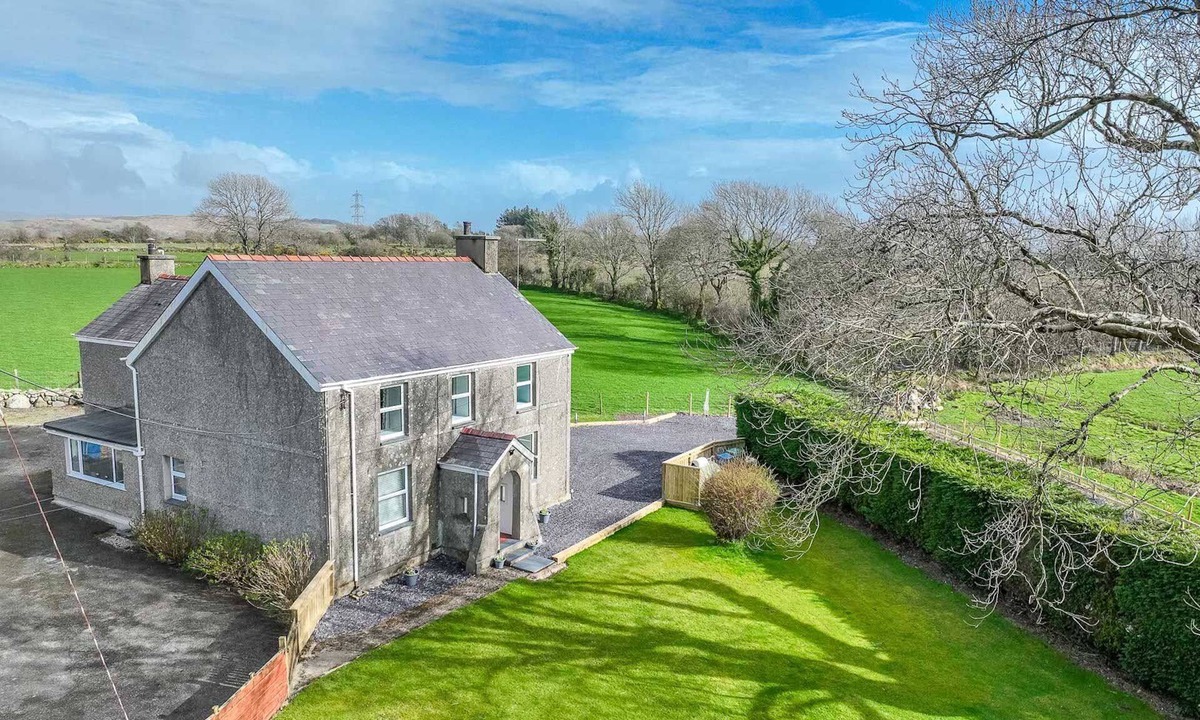 Criccieth Cottage | Spacious Five Bedroom Detached Property Near Criccieth | Penarllygad