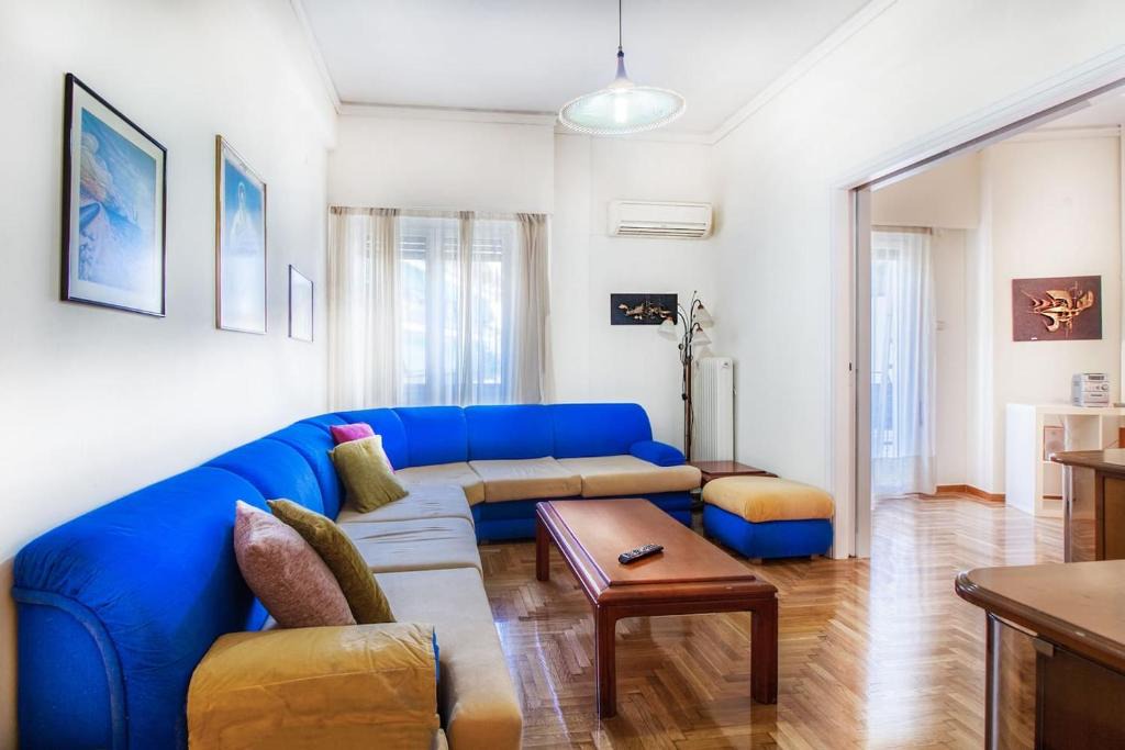 Ampelokipoi Apartment | Spacious flat near Ampelokipoi metro station