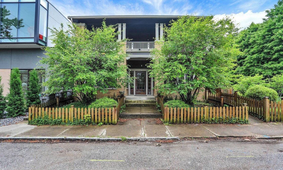 Chatham-Arch Apartment | Spacious Flat Near Bottleworks.