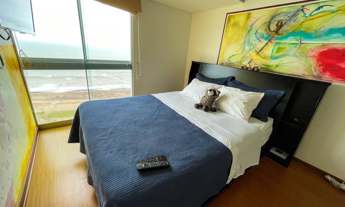 Magdalena del Mar Apartment | Spacious flat with Stunning Seaview