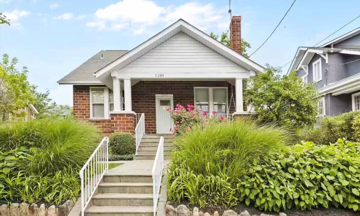 Northwest House | Spacious Garden Apartment - Takoma METRO - Sleep 6