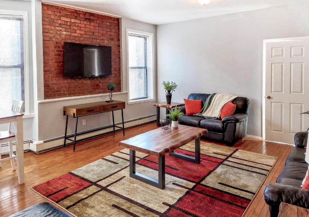 Mill River Apartment | Spacious Getaway by Wooster Square!