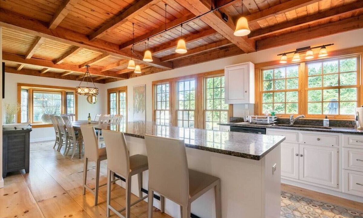 Adamsville House | Spacious Getaway with Sauna, Close to Newport & Beaches