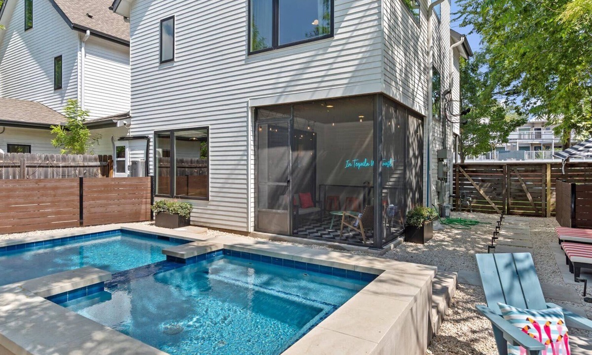 East Cesar Chavez House | Spacious Group Home Near Rainey w/Pool, Hot Tub