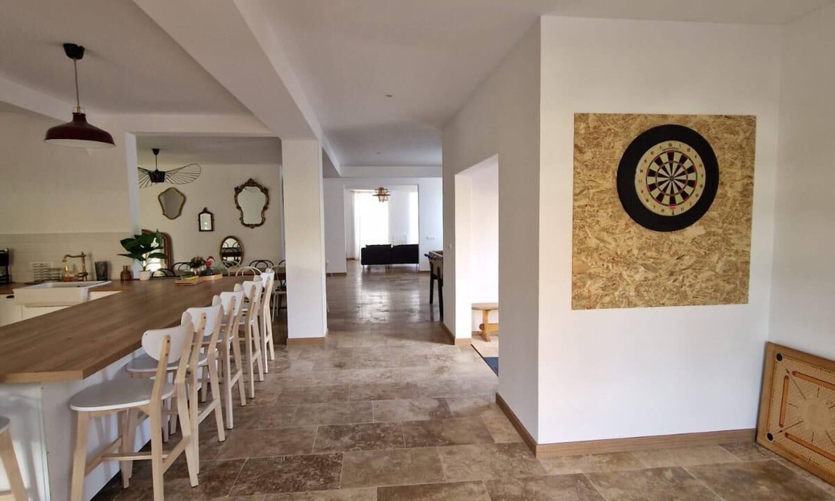 Molesme House | Spacious group home with swimming pool in Burgundy: L'Antre Amis