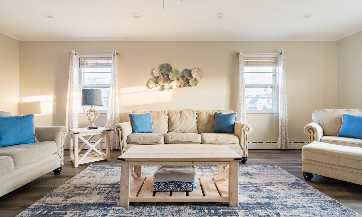 Point Pleasant Beach House | Spacious Home Ready for your memories(2 blocks to beach, downtown and train)