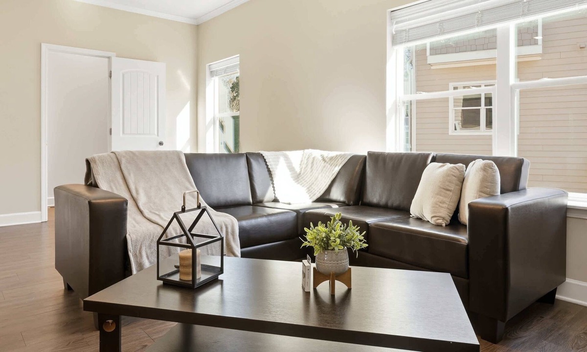 Central Condo | Spacious Haven | Hot Tub + 6-min to Garden Trails
