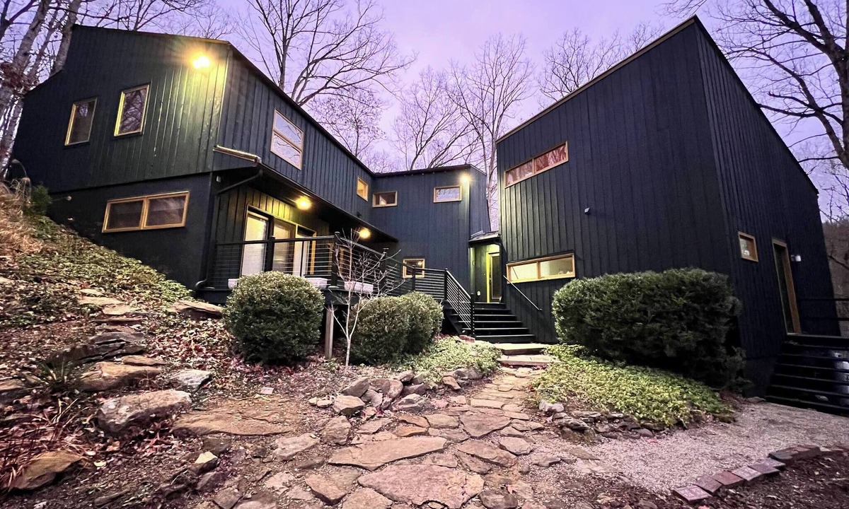 Athens House | Spacious Hidden Gem in Athens OH