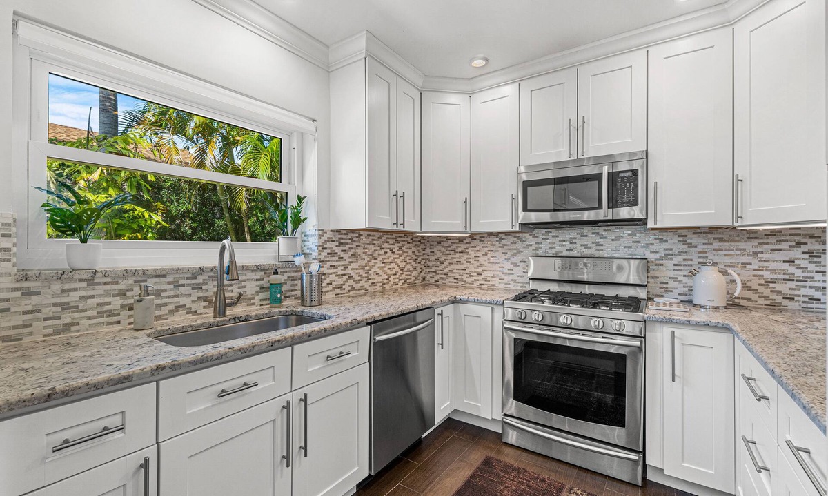 Lake Worth House | Spacious High-end Hideaway with Heated Pool