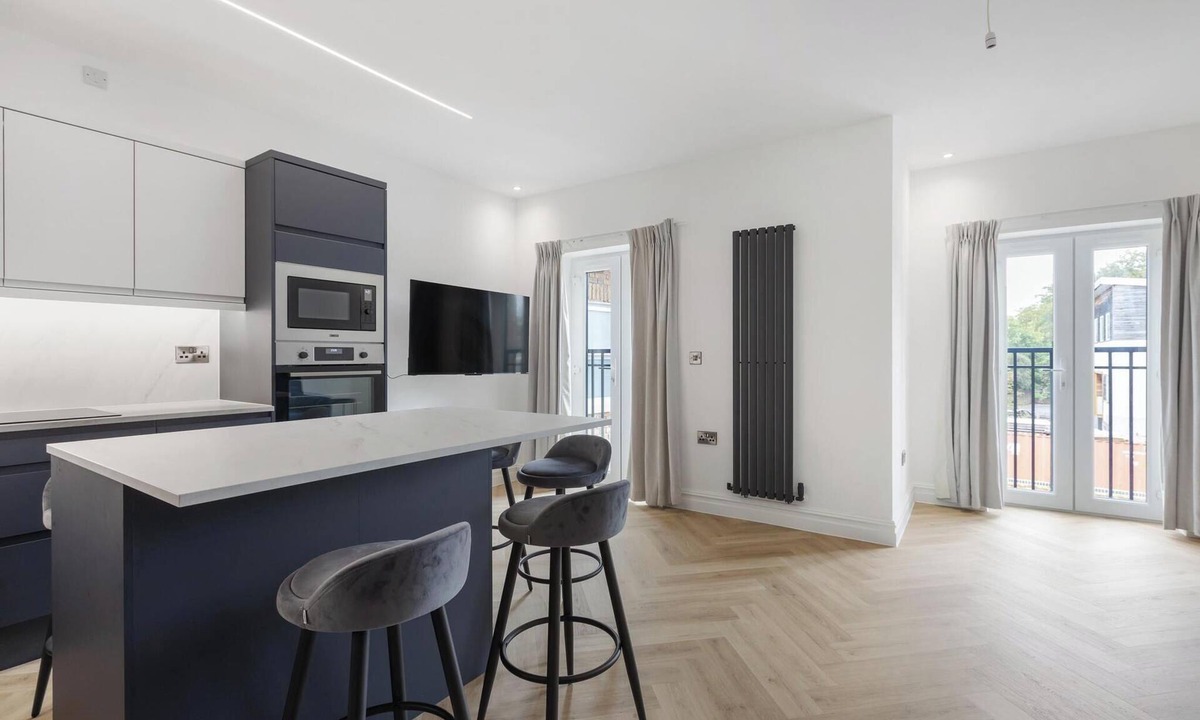 Coldharbour Apartment | Spacious High Tech Flat in London