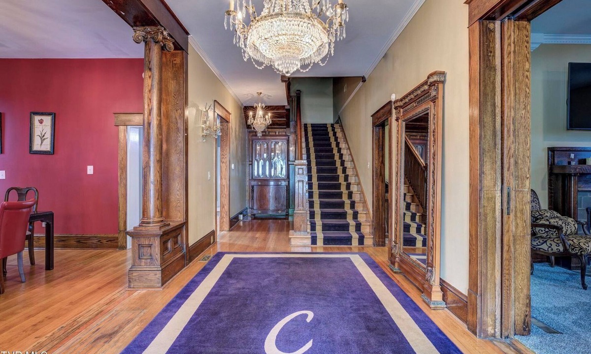 Bristol House | Spacious Historic Home Close to Downtown Bristol!