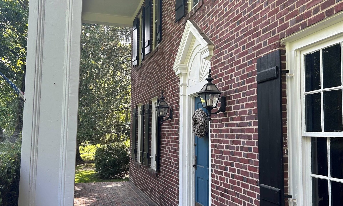 Princeton House | Spacious Historical 6-bed house in Princeton. Pool, bocce and basketball court.