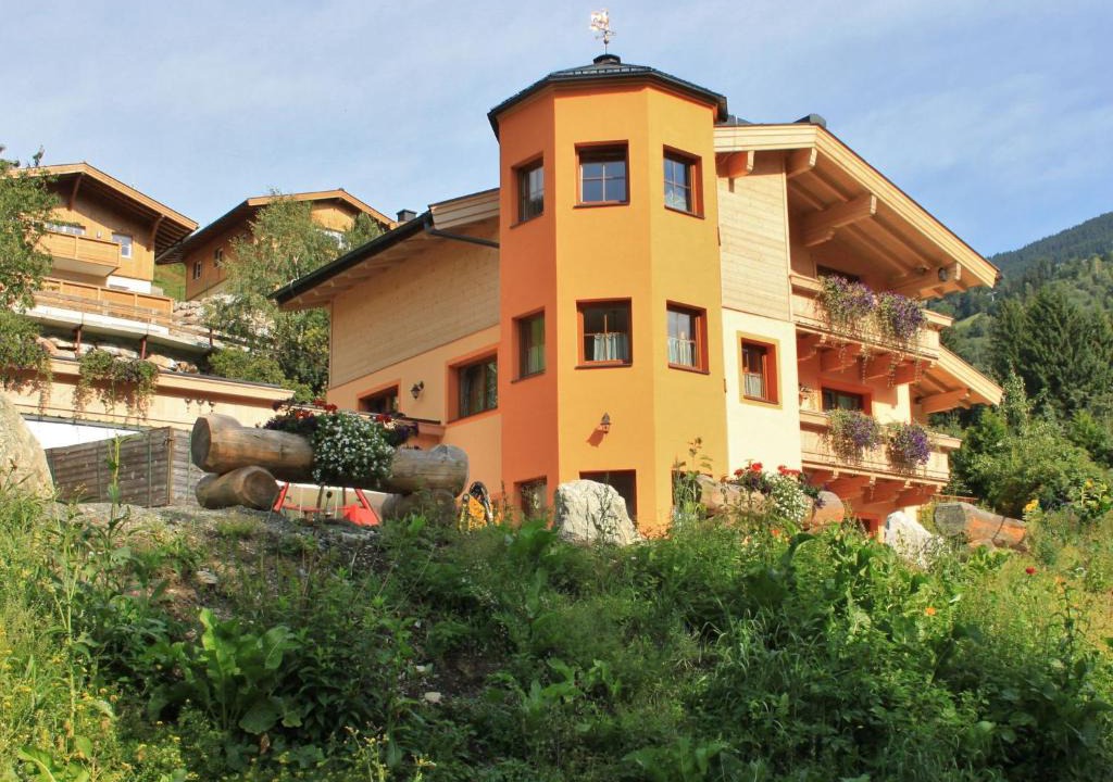 Vorderglemm House | Spacious Holiday Home in Saalbach Hinterglemm near Ski Area