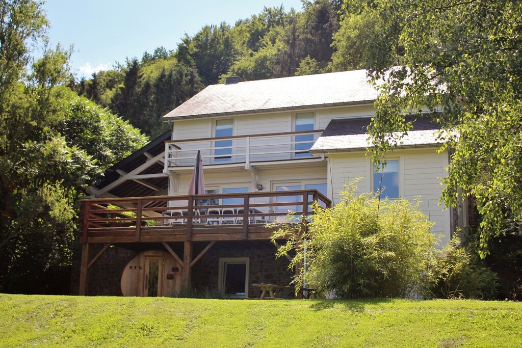 Marcouray House | Spacious Holiday Home in Jupille with Sauna