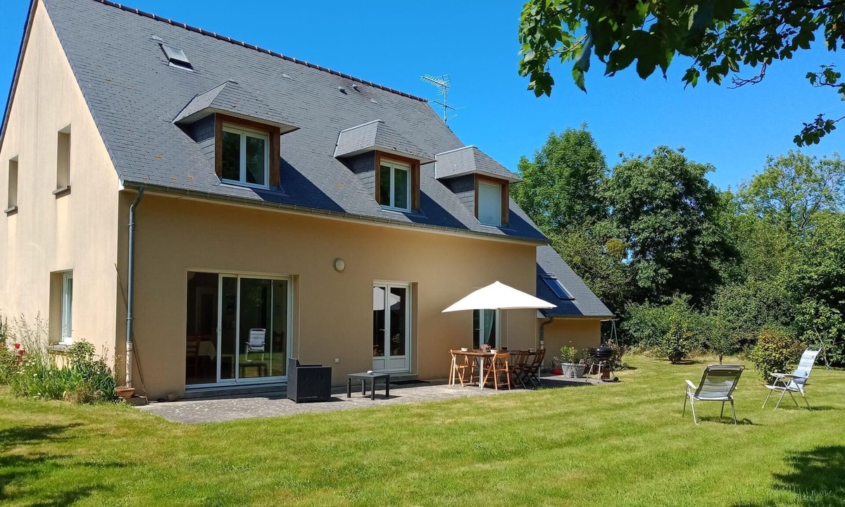 Dragey-Ronthon House | Spacious holiday home located in the heart of the bay of Mont St Michel.