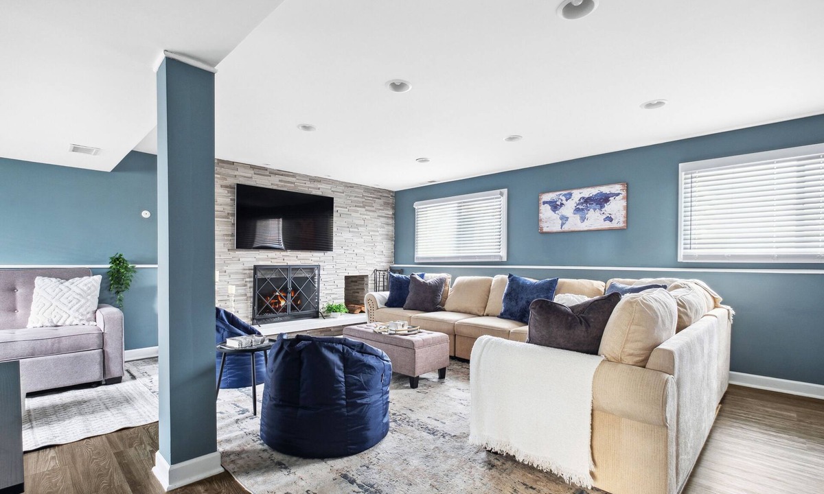 Highland Hills House | Spacious Home in Chicago Suburbs