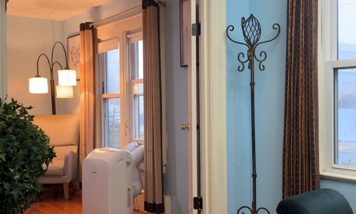 Bellmore Apartment | Spacious Home Prime Location Near Train, JFK, Dining, Shop, Parking & Essentials