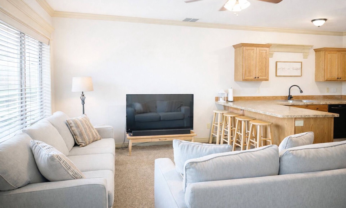 Rexburg House | Spacious Home - Sleeps 7 - Full Kitchen