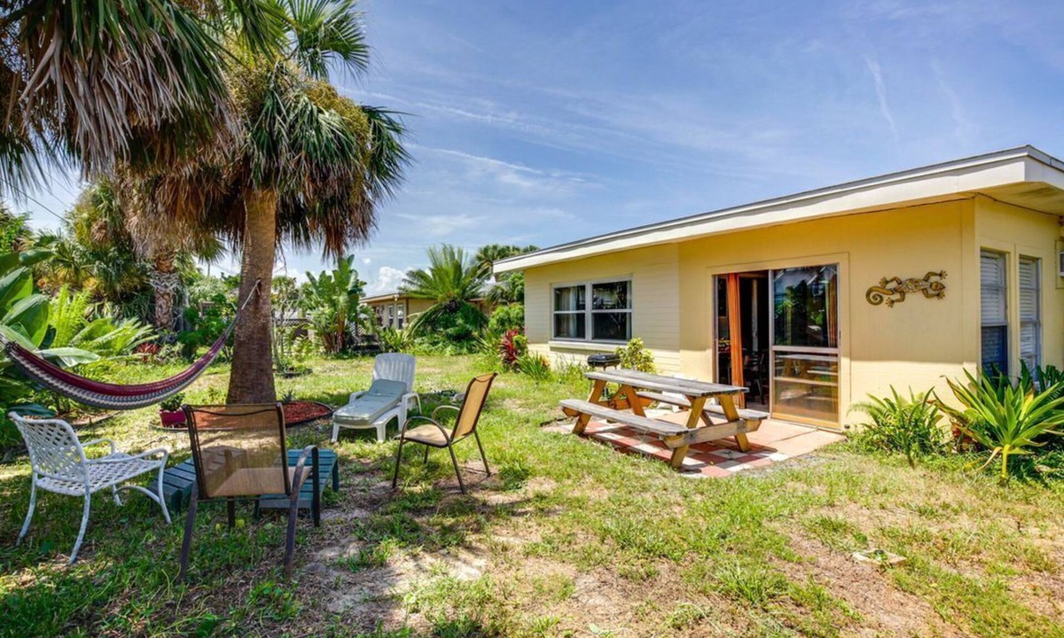 River House | Spacious Home w/Yard - 1/2 Mi to Ormond Beach!