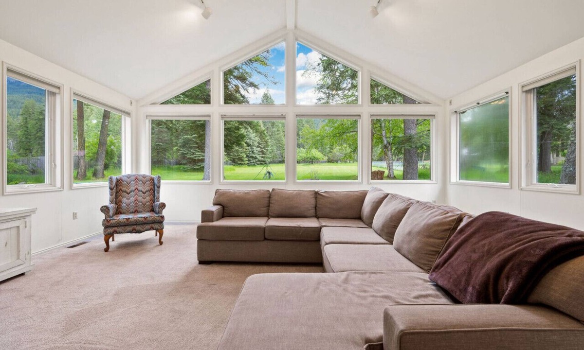 Kalispell House | Spacious Home With Hiking Nearby & Mountain Views