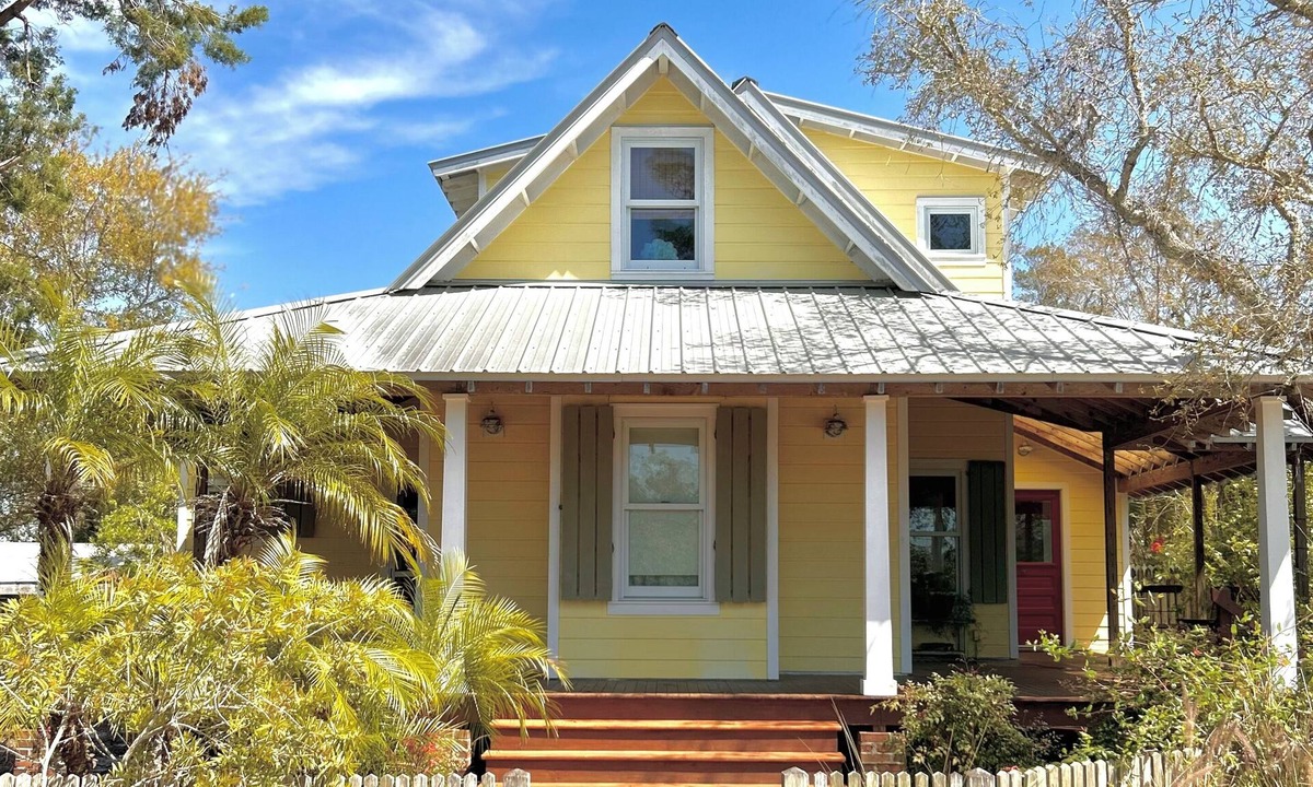 Cedar Key House | Spacious Home with Water Views