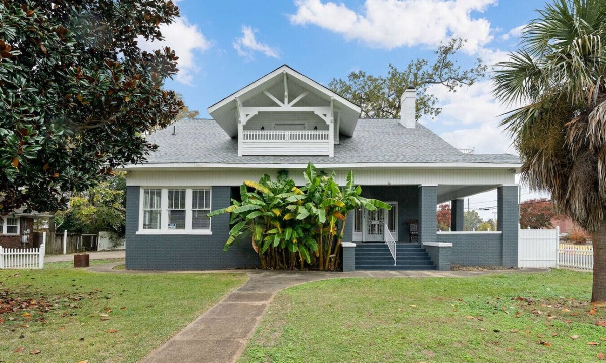 Crestline Heights House | Spacious Homey Stay w/Games, Gym, Near Downtown