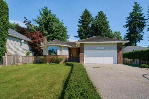 Delta House | Spacious house 6 bedroom near ferry