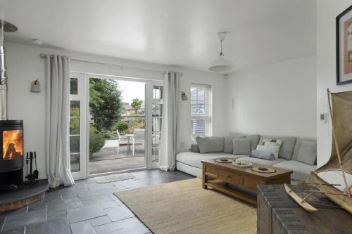 Barnstaple House | Spacious House Large Patio & Free Parking