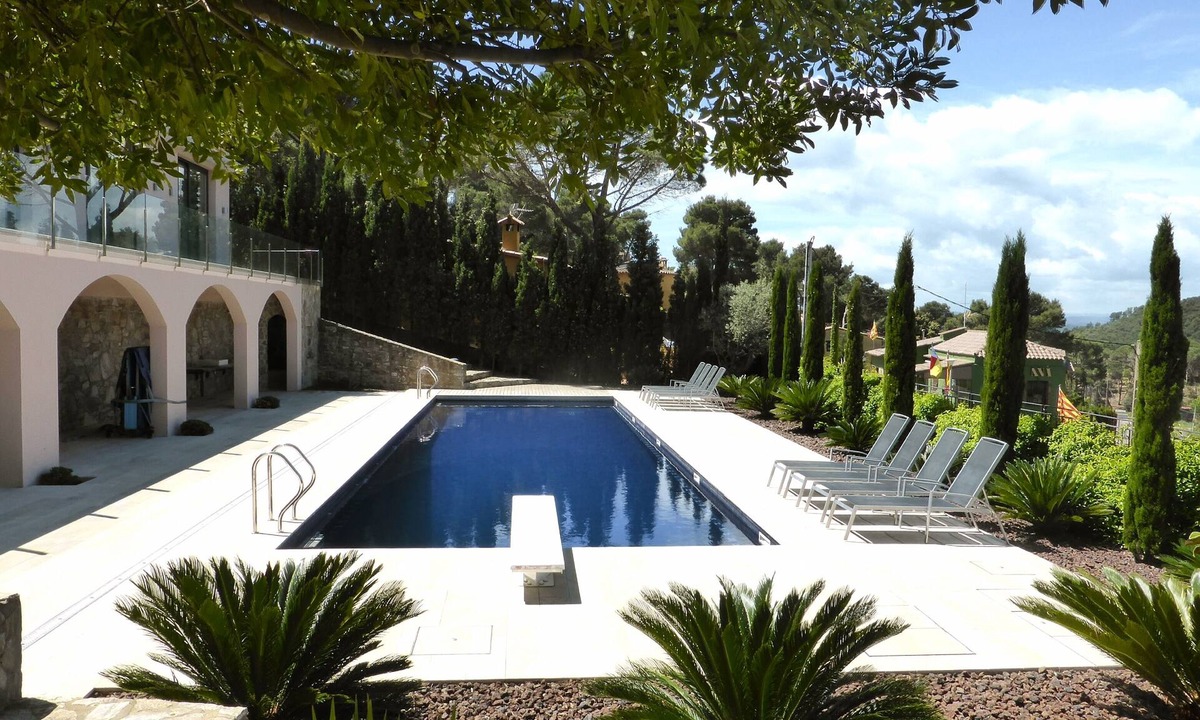 Begur House | Spacious house/large Pool 8 mins walk to Begur Fabulous Padel Club very close by